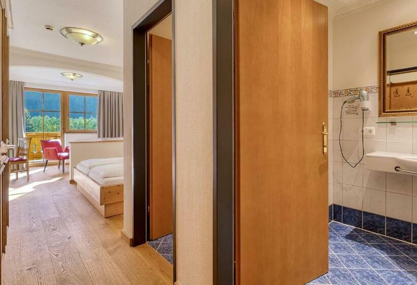 اتاق سوپریور, Kristall