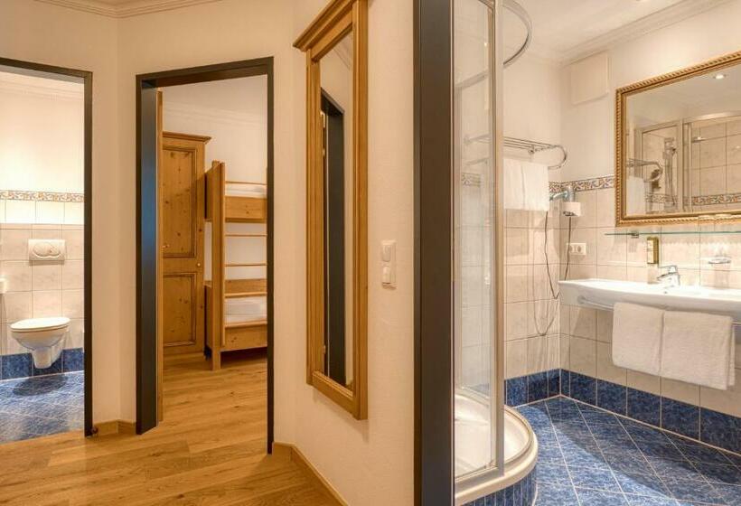 اتاق خانوادگی, Kristall