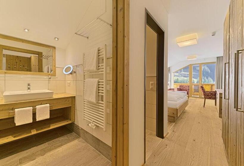 اتاق سوپریور با چشمانداز, Kristall