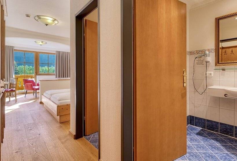 اتاق سوپریور, Kristall