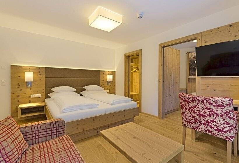 اتاق خانوادگی, Kristall