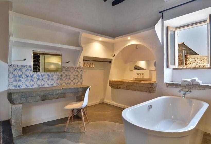 スーペリアールーム, Turixant