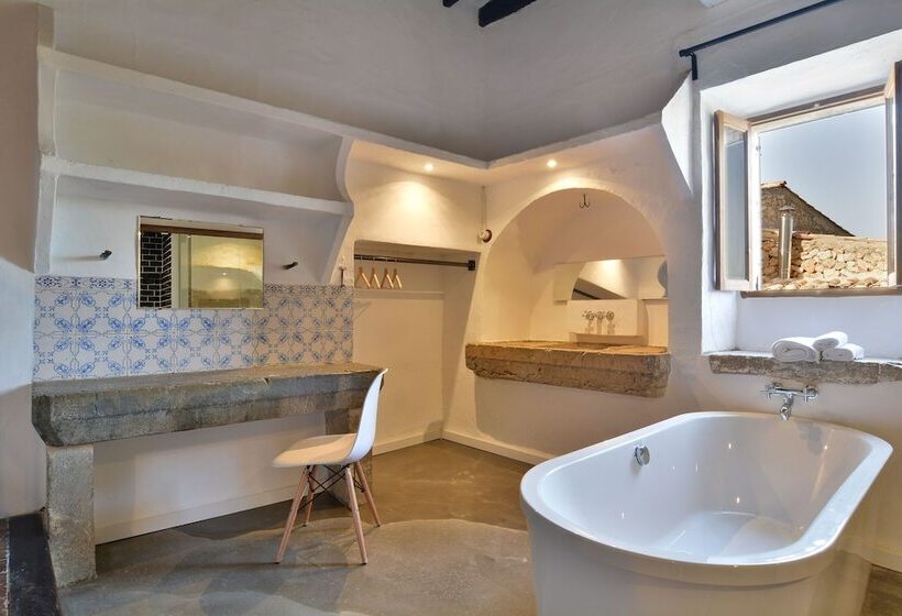 スーペリアールーム, Turixant