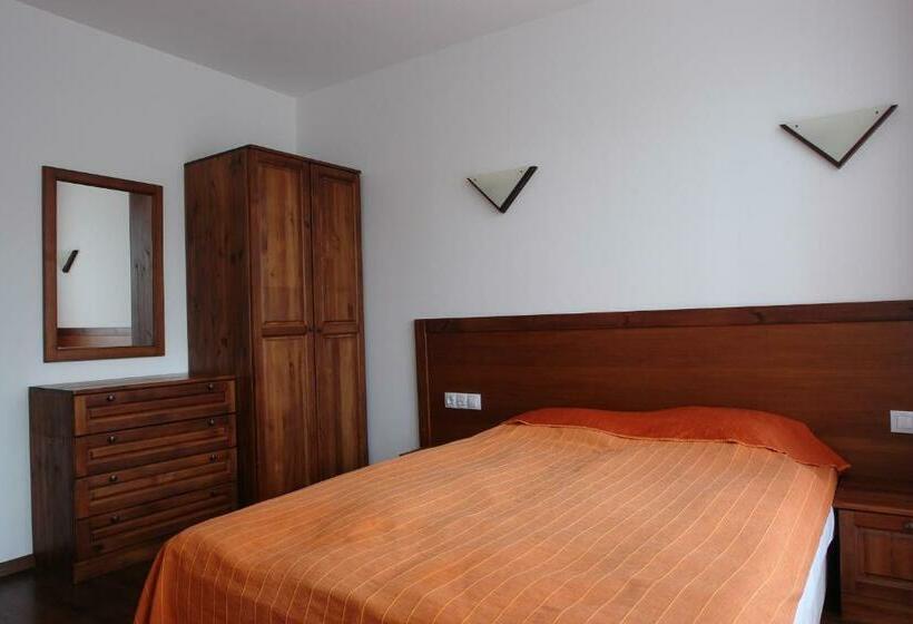 דירת שלושה חדרים, Winslow Infinity Apart