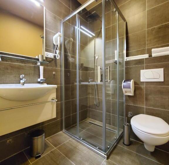 اتاق لوکس, Argentum