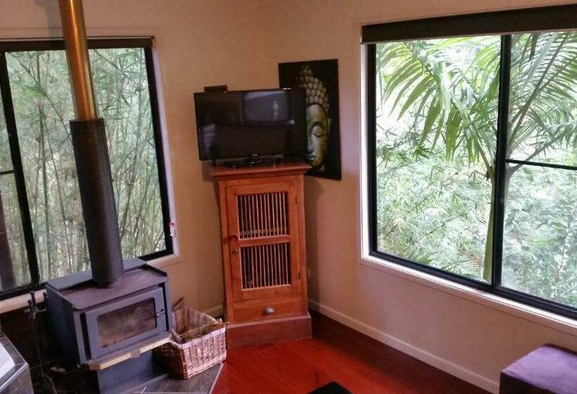 스탠다드 방갈로, Alaya Escape