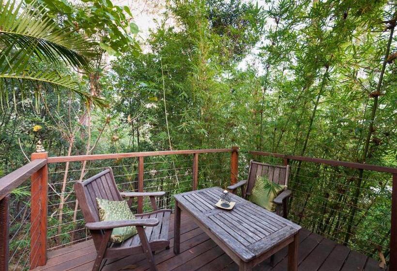 스탠다드 방갈로, Alaya Escape