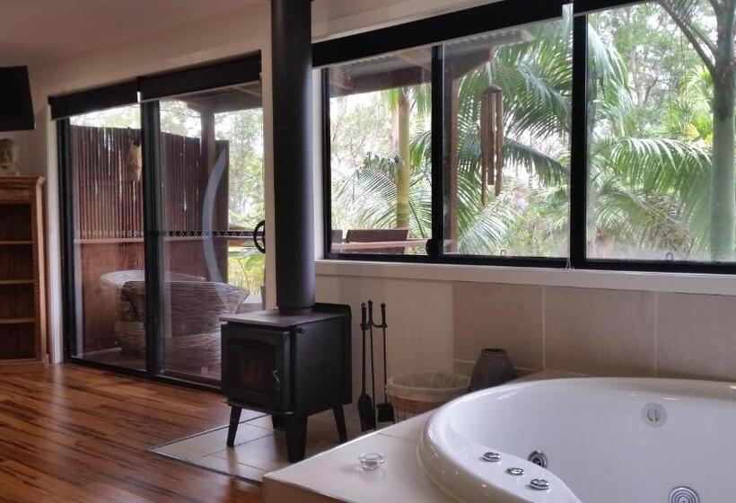 이그제큐티브 룸, Alaya Escape