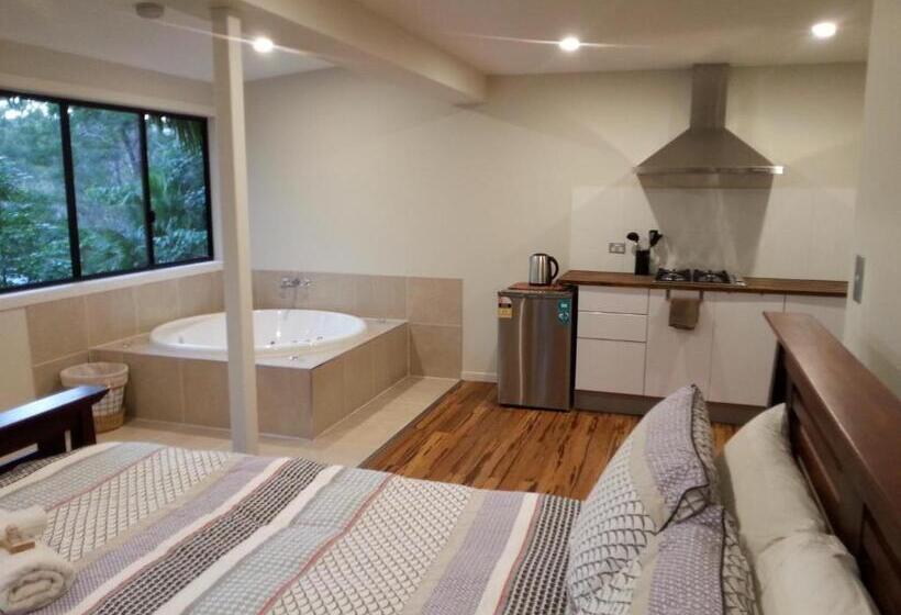 이그제큐티브 룸, Alaya Escape