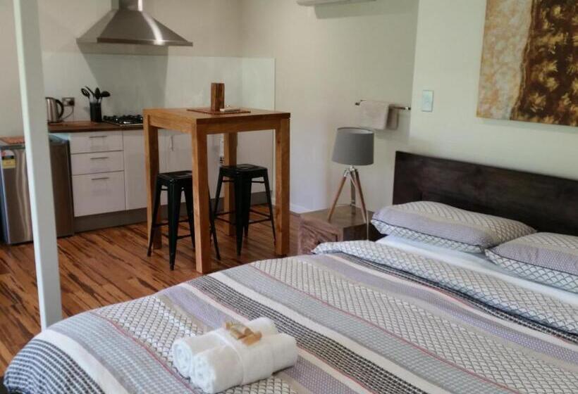 이그제큐티브 룸, Alaya Escape