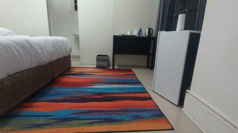 Quarto Deluxe, Pro Delux Inn