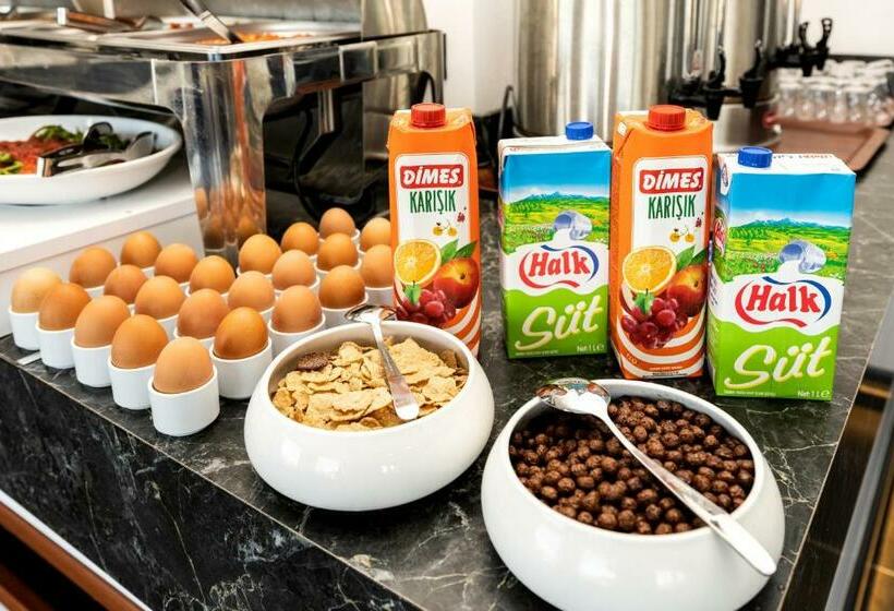 جناح جونيور مطلّ علي البحر, Perla Blanca