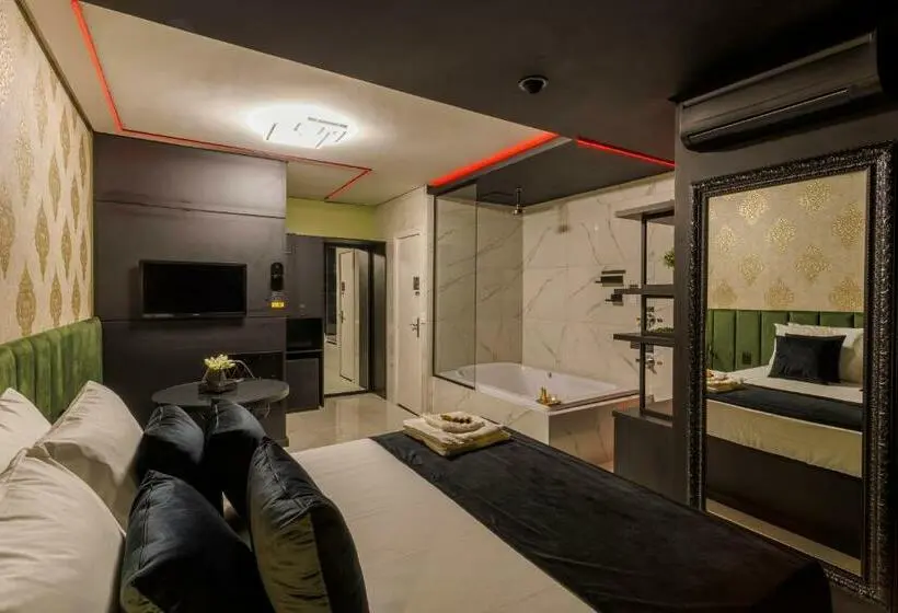 Deluxe-sviitti, Medieval Motel Spa