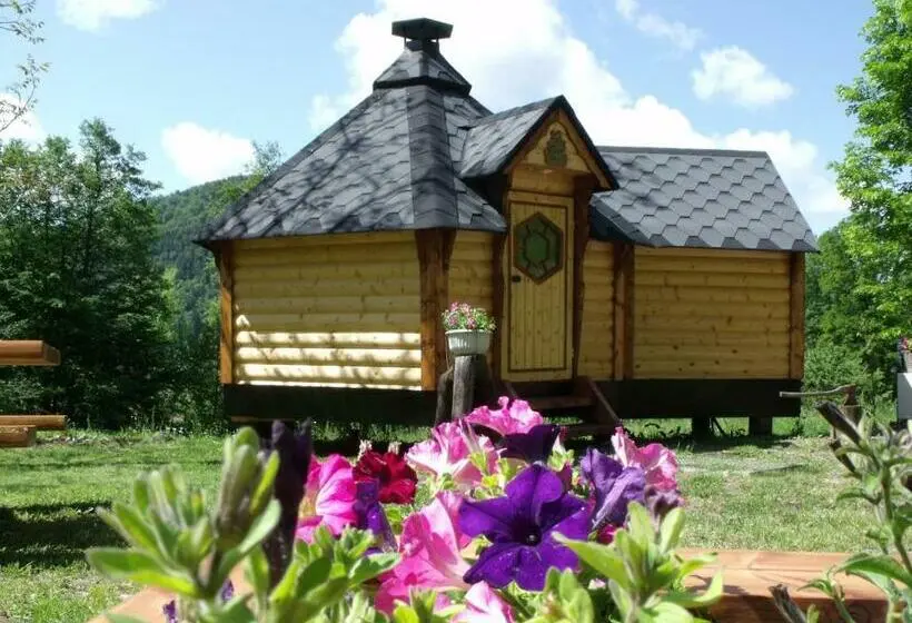 ファミリールーム, Cabane Dans Les Arbres Avec Terrasse Et Coin Barbecue, Idéale Pour Des Séjours En Pleine Nature   Fr
