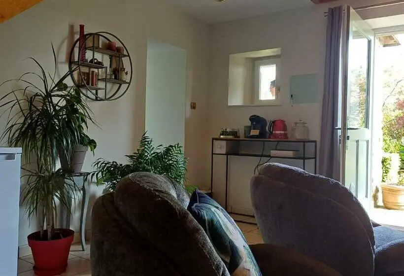 Perhehuone Puutarhanäkymä, Maison 2 Graines