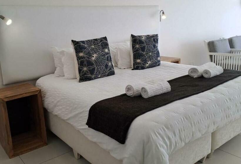 オーシャンビュースタンダードルームバルコニー付き, Ana S Place Apartments