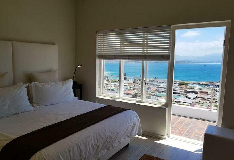 سوییت خانوادگی, Ana S Place Apartments