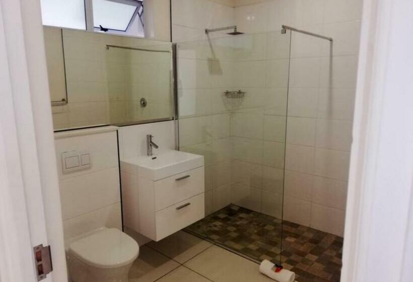 デラックススイート, Ana S Place Apartments