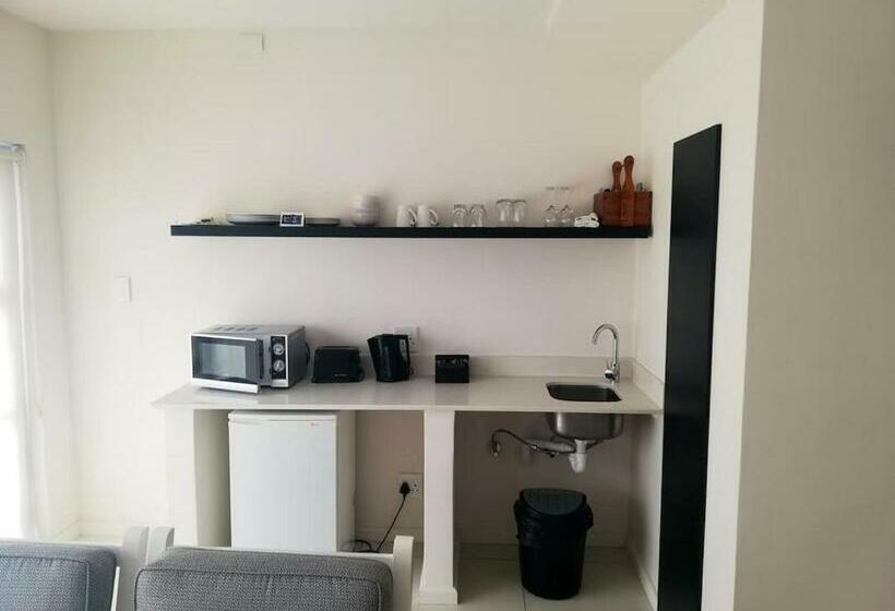 デラックススイート, Ana S Place Apartments