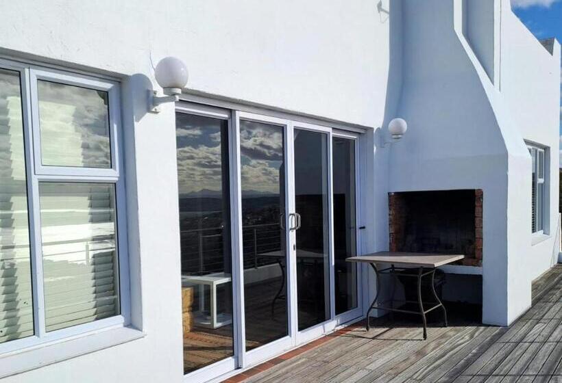 سوییت خانوادگی, Ana S Place Apartments