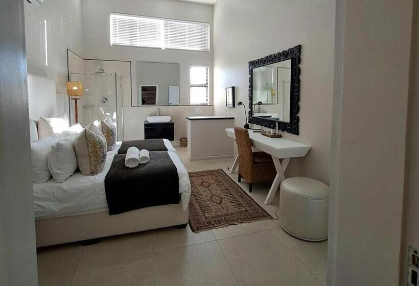 سوییت خانوادگی, Ana S Place Apartments