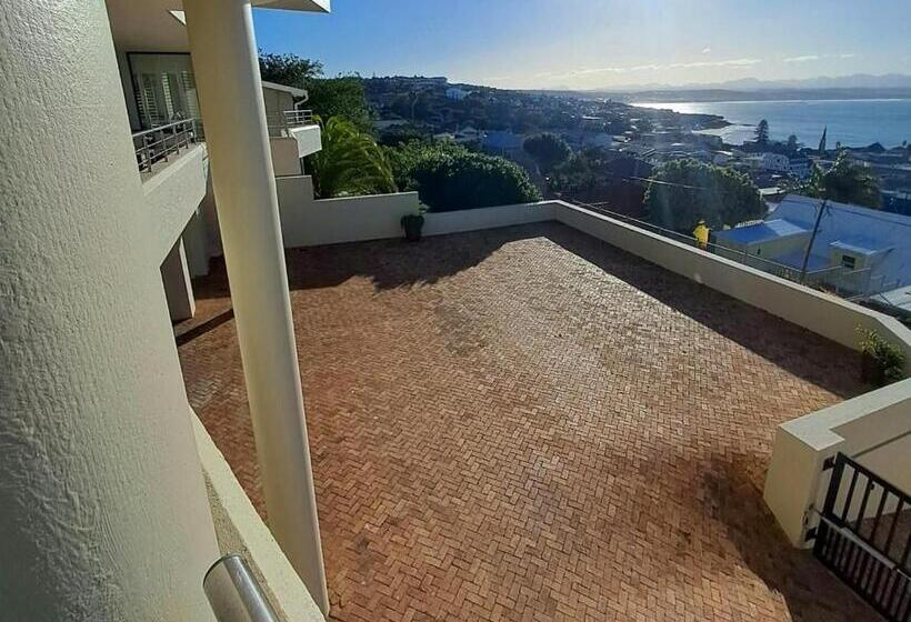 オーシャンビュースイート, Ana S Place Apartments