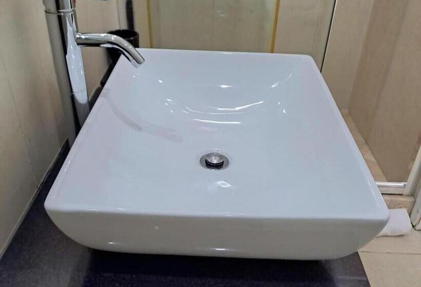 オーシャンビュースイート, Ana S Place Apartments