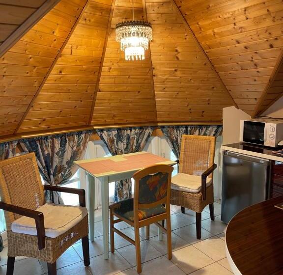 آپارتمان 1 خوابه, Villa éden