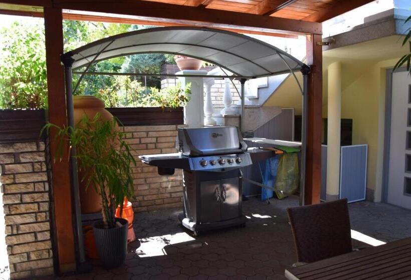 آپارتمان 2 خوابه, Villa éden