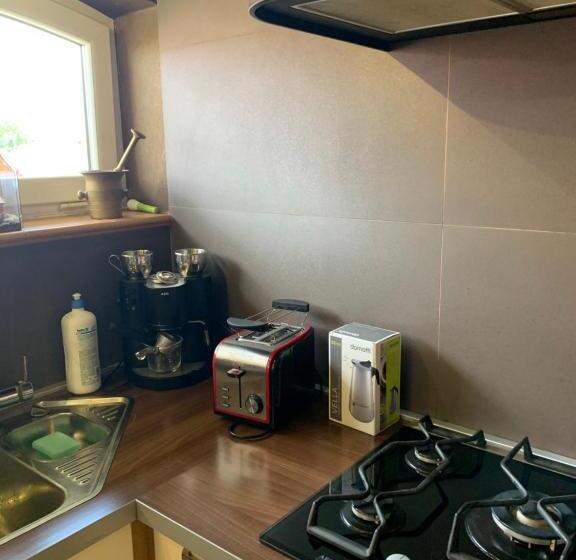 سوئیت با بالکن, Villa éden