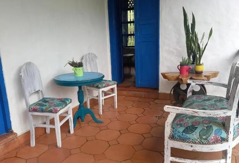 デラックストリプルルーム, Hacienda San Francisco