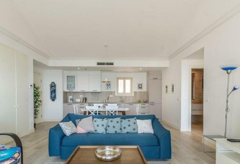 آپارتمان 1 خوابه با تراس, Lustica Bay Marina Apartment Aria By 2bhome