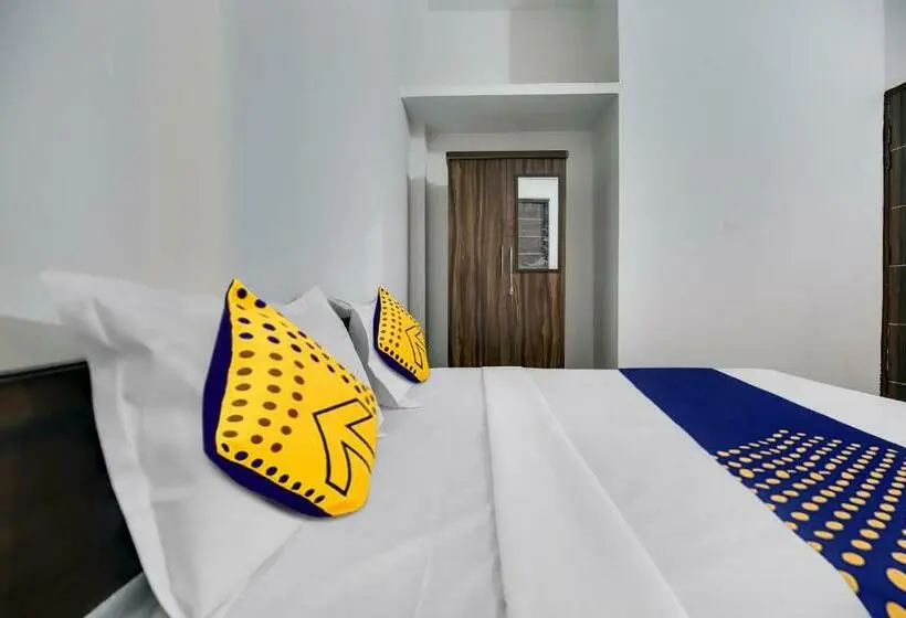 スタンダードトリプルルーム, Spot On Ekam Guest House