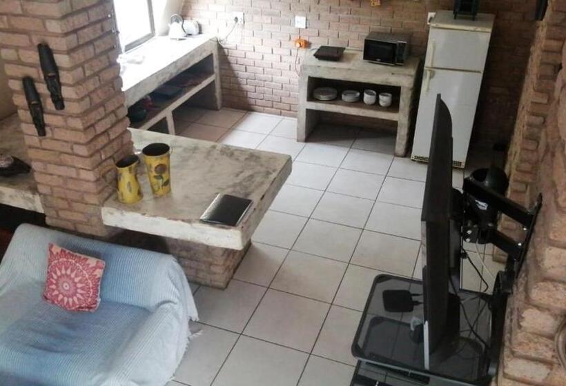 침실 2개 아파트, Tsumeb Backpackers & Safari