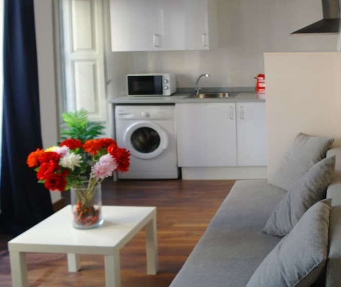 شقة غرفة واحدة, Down Town