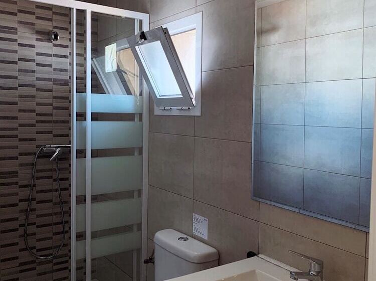 شقة غرفة واحدة, Down Town