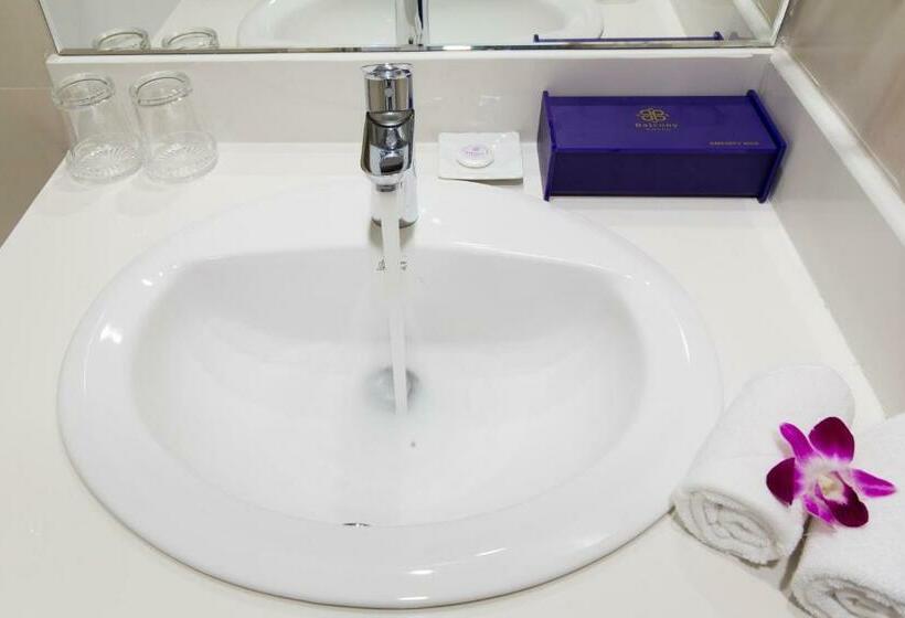 اتاق لوکس با چشم‌انداز شهر, Balcony Nha Trang