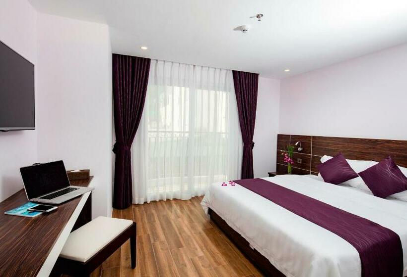 اتاق لوکس با چشم‌انداز شهر, Balcony Nha Trang