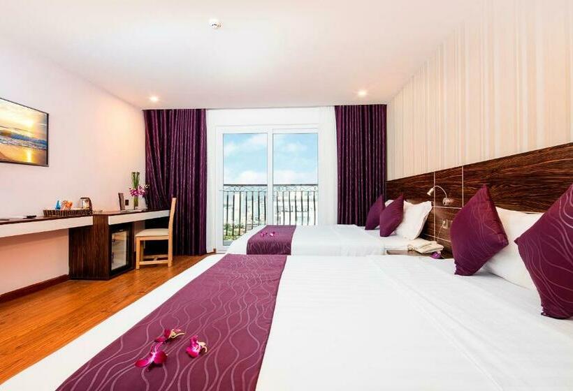 اتاق خانوادگی با چشم‌انداز دریا, Balcony Nha Trang