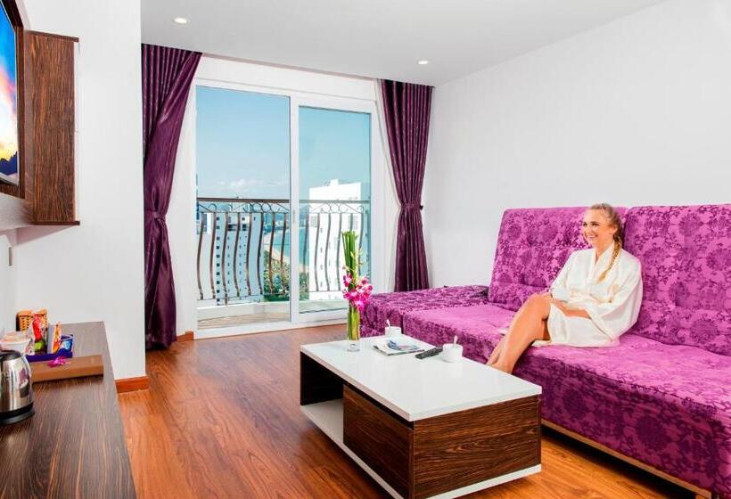 سوییت با چشم‌انداز دریا, Balcony Nha Trang