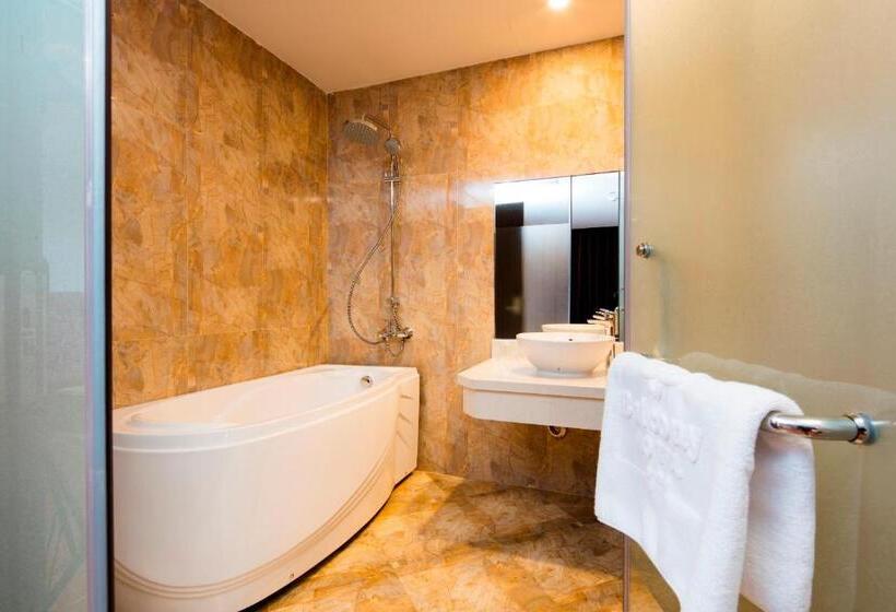 سوییت با چشم‌انداز دریا, Balcony Nha Trang