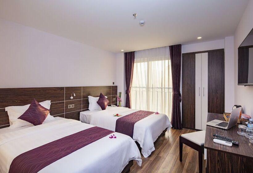 Club Triple Room, Balcony Nha Trang