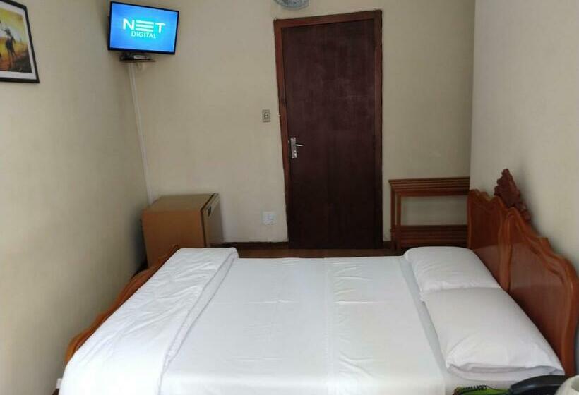 غرفة قياسية, Cervantes