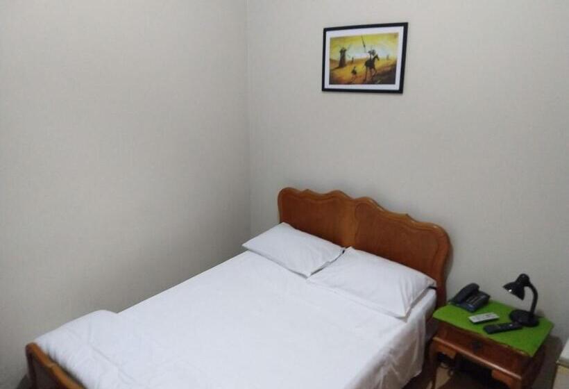 غرفة قياسية, Cervantes