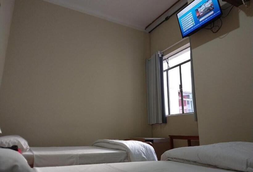 غرفة قياسية ثلاثية, Cervantes