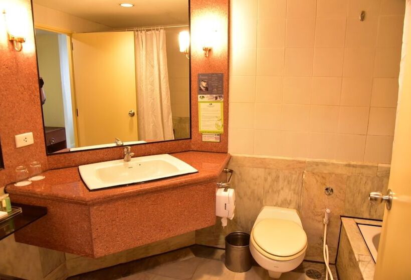 주니어 스위트, Lee Gardens Plaza Hotel   Sha Plus