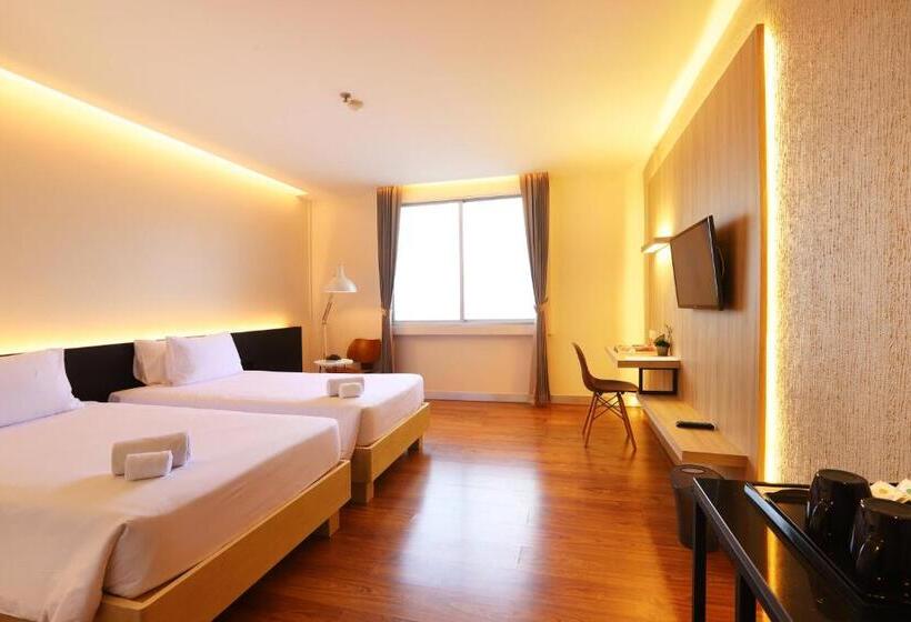 디럭스 룸, Lee Gardens Plaza Hotel   Sha Plus