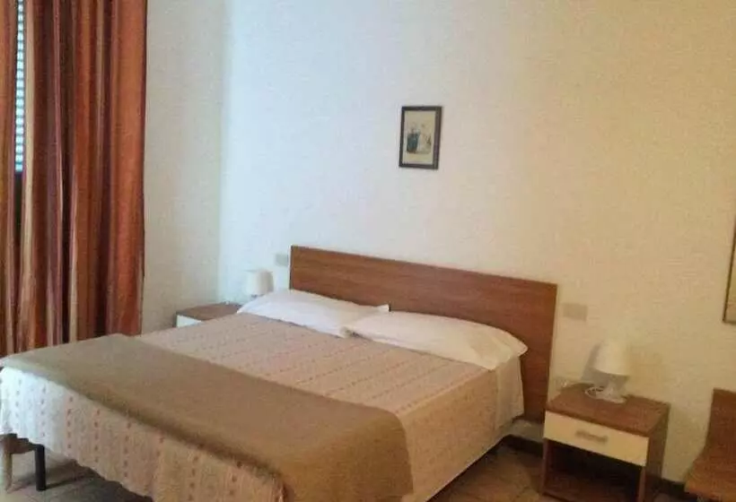 スタンダードルーム, Nuovo Albergo Rex