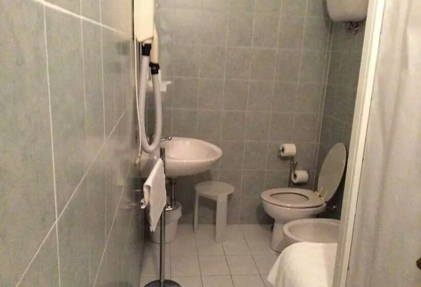スタンダードルーム, Nuovo Albergo Rex
