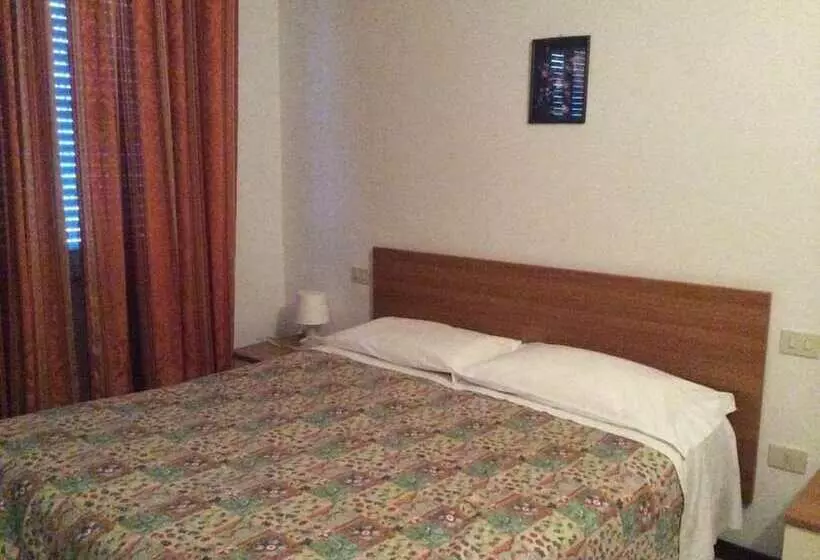 スタンダード４人部屋, Nuovo Albergo Rex